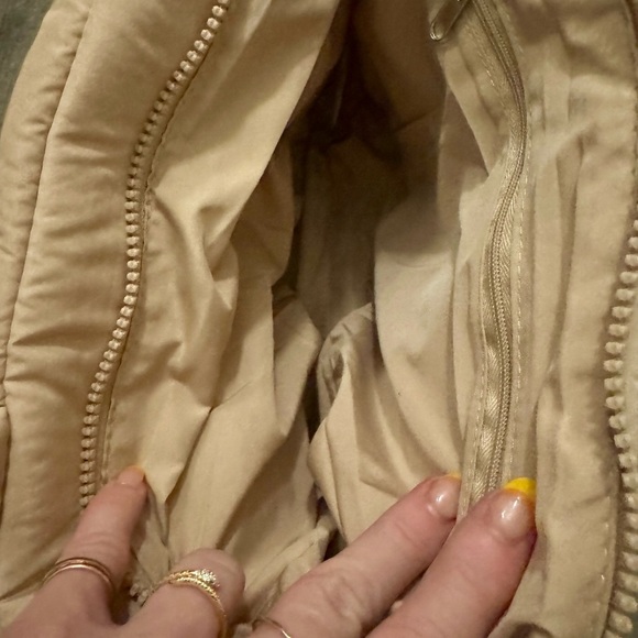 NWT Wilo The Label Beige Mini Two Strap Puffer Tote Bag ~ Women’s Active Wear - Picture 5 of 9